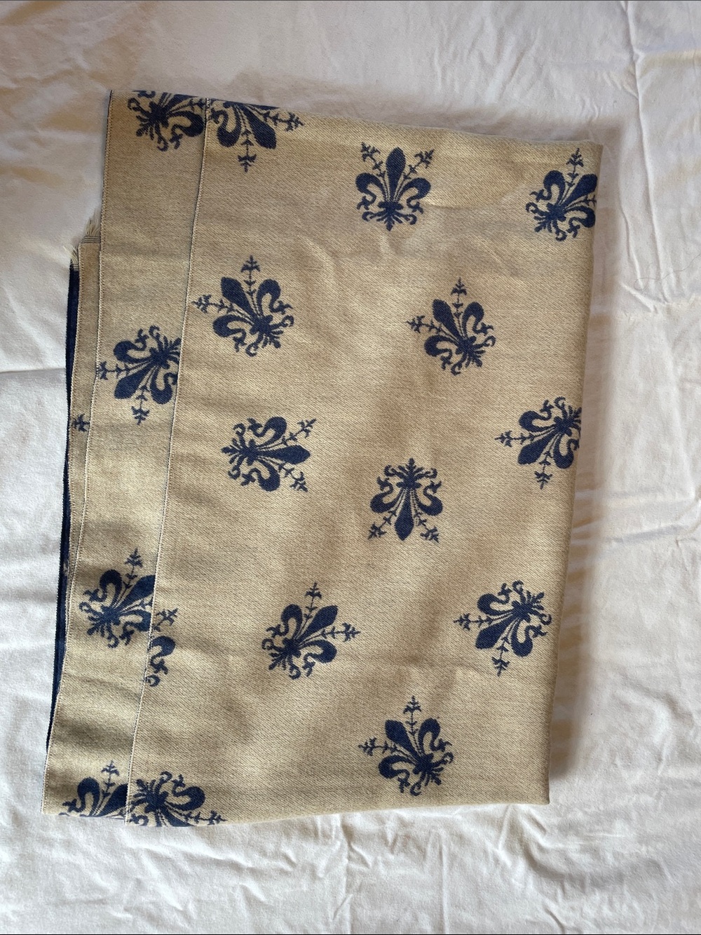 Italian fleur-de-lis pashmina